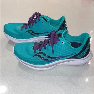 Saucony Women's Turquoise and Purple Athletic Shoes